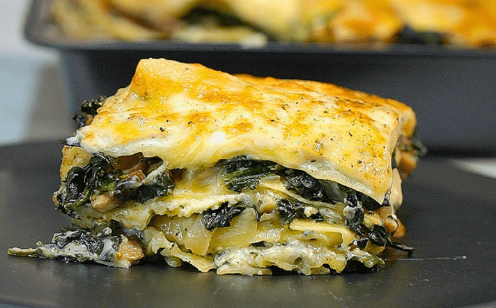 Lasagna cremosa ai funghi e spinaci