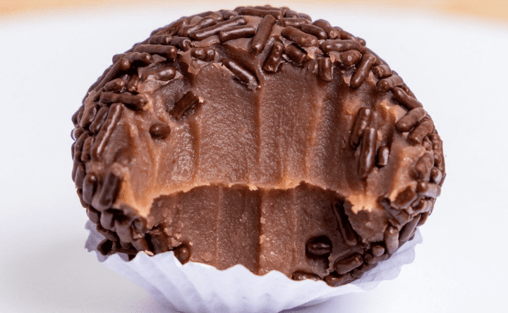 Brigadeiro: la deliziosa ricetta del dessert per fare i tartufi di cioccolato brasiliani